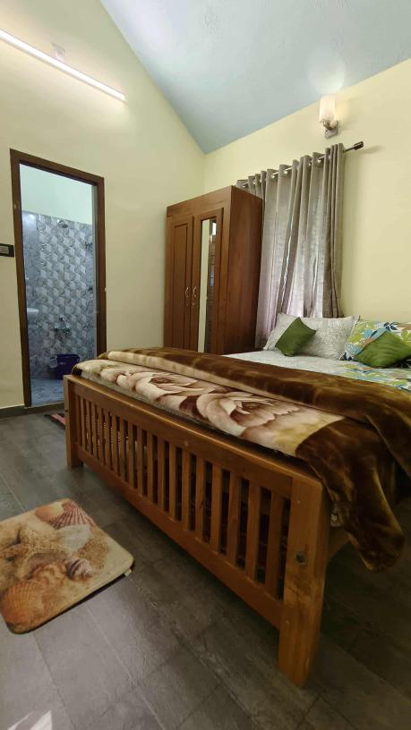 Comfortable beds in Kanthaloor guesthouse