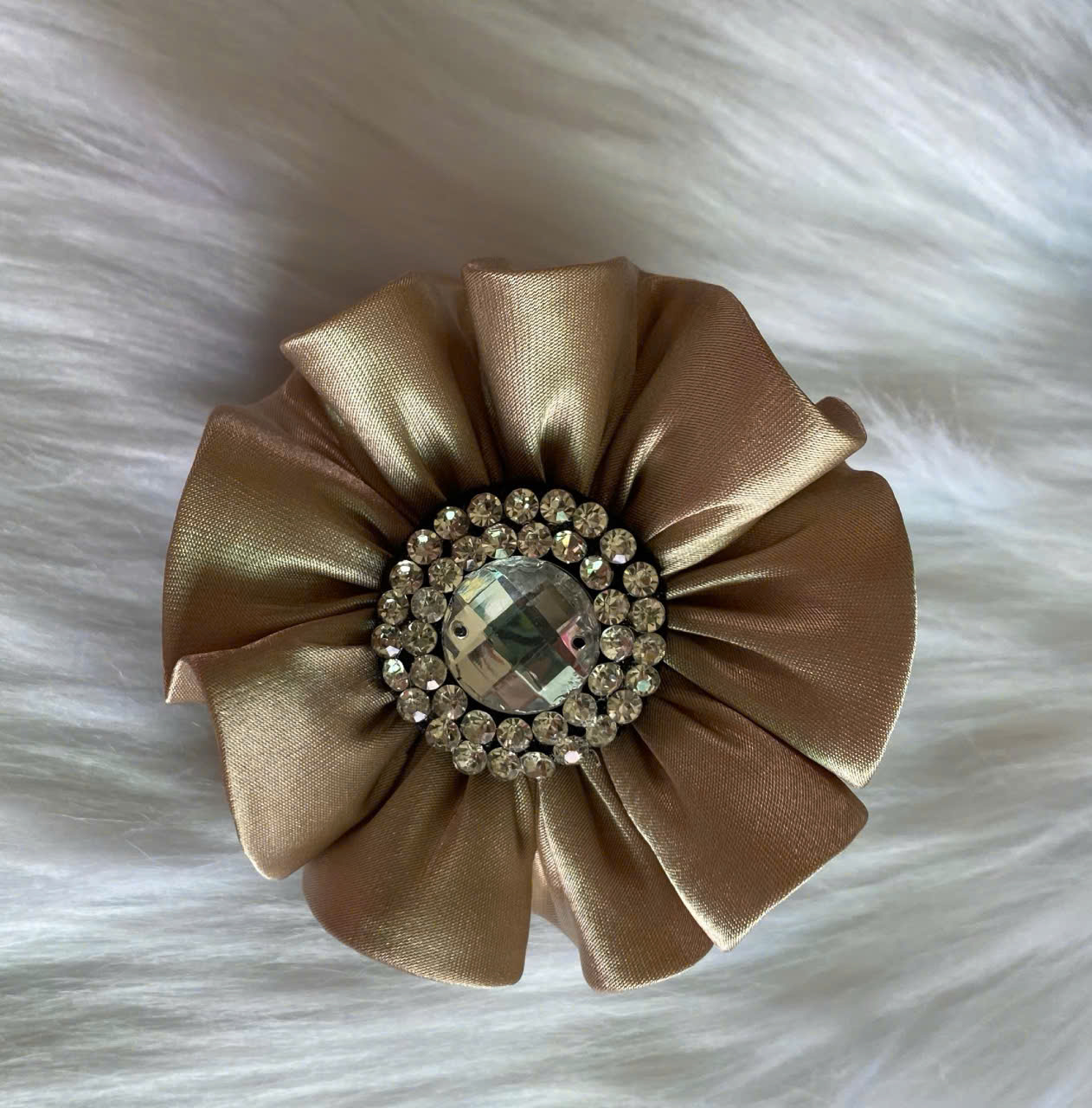 Kẹp Gắp Tóc 5 Răng Vải Satin Đính Đá Màu Vàng Đồng