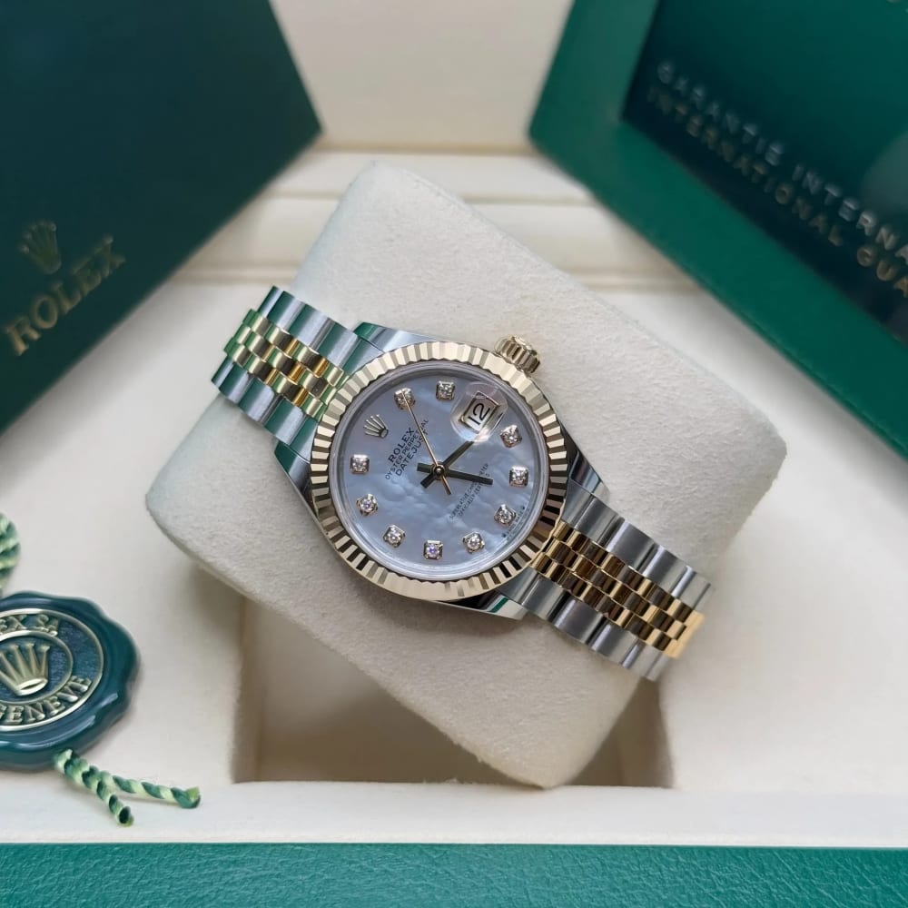 Supplied watch photograph 8