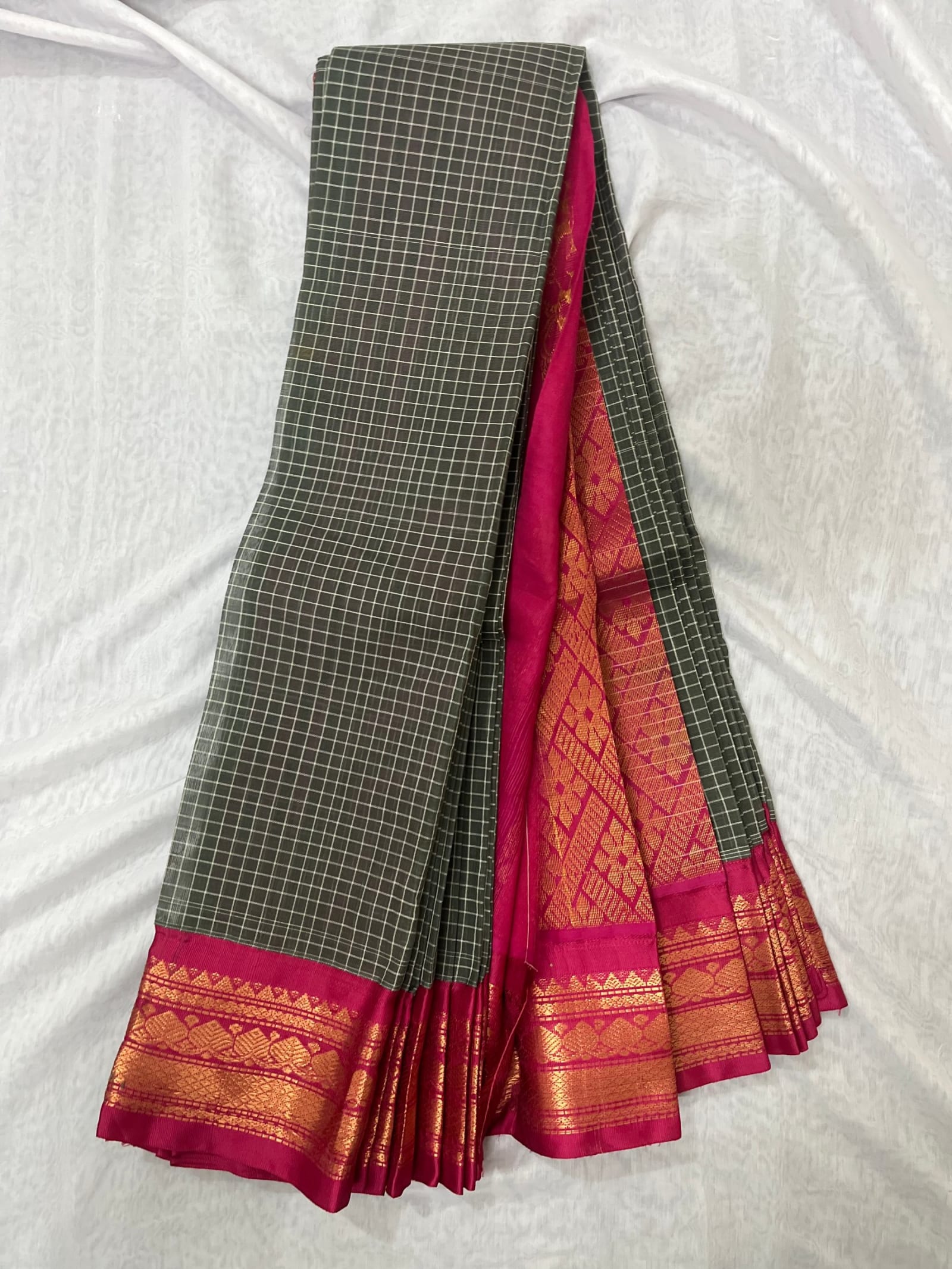Gadwal pure cotton - grey with pink