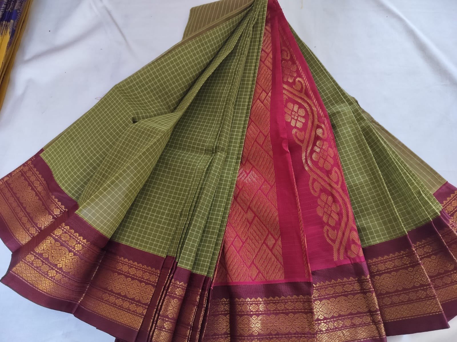 Gadwal Pure Cotton - Green with Red