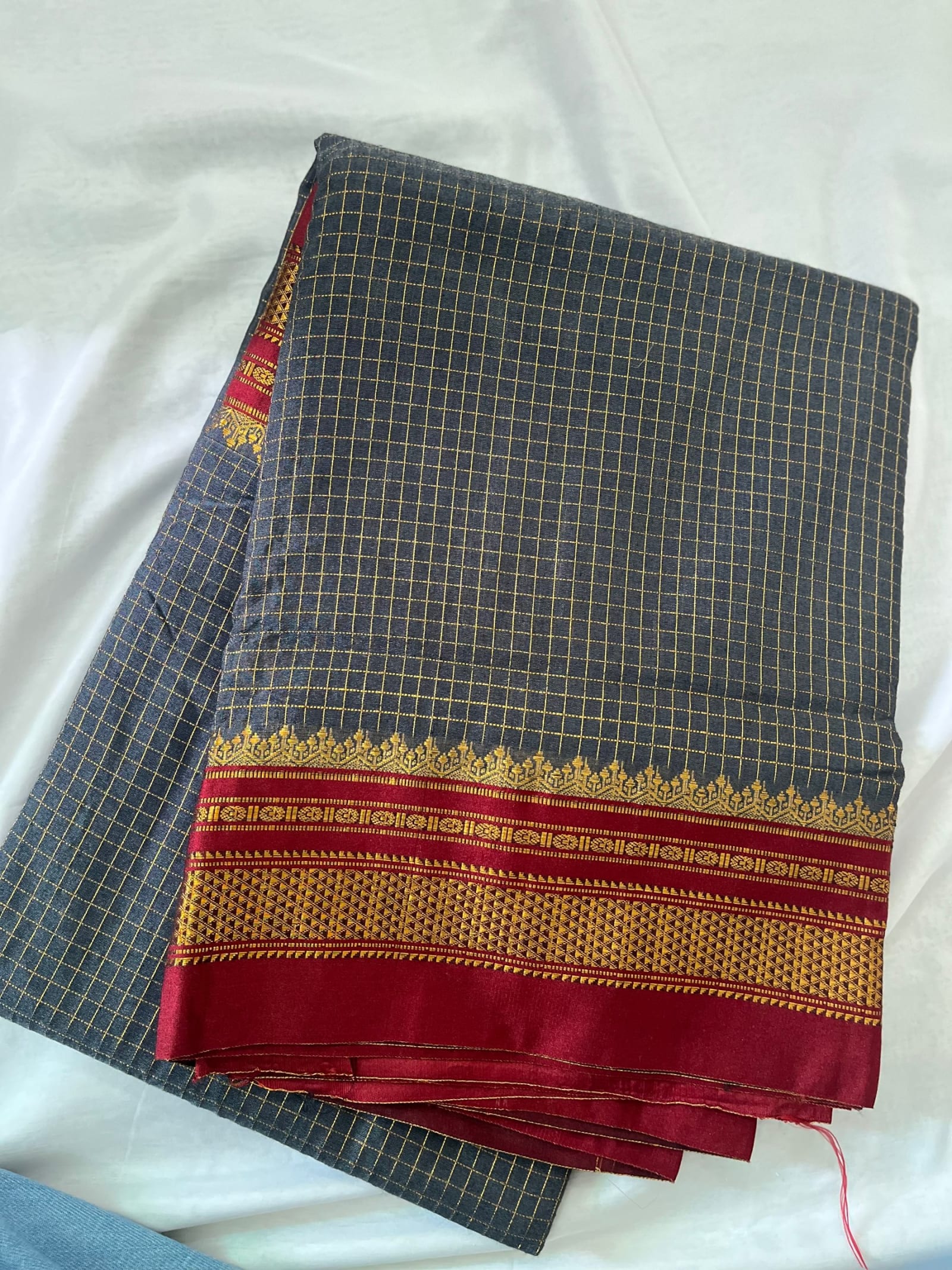 Ilkal — Gray with maroon border — photo 2
