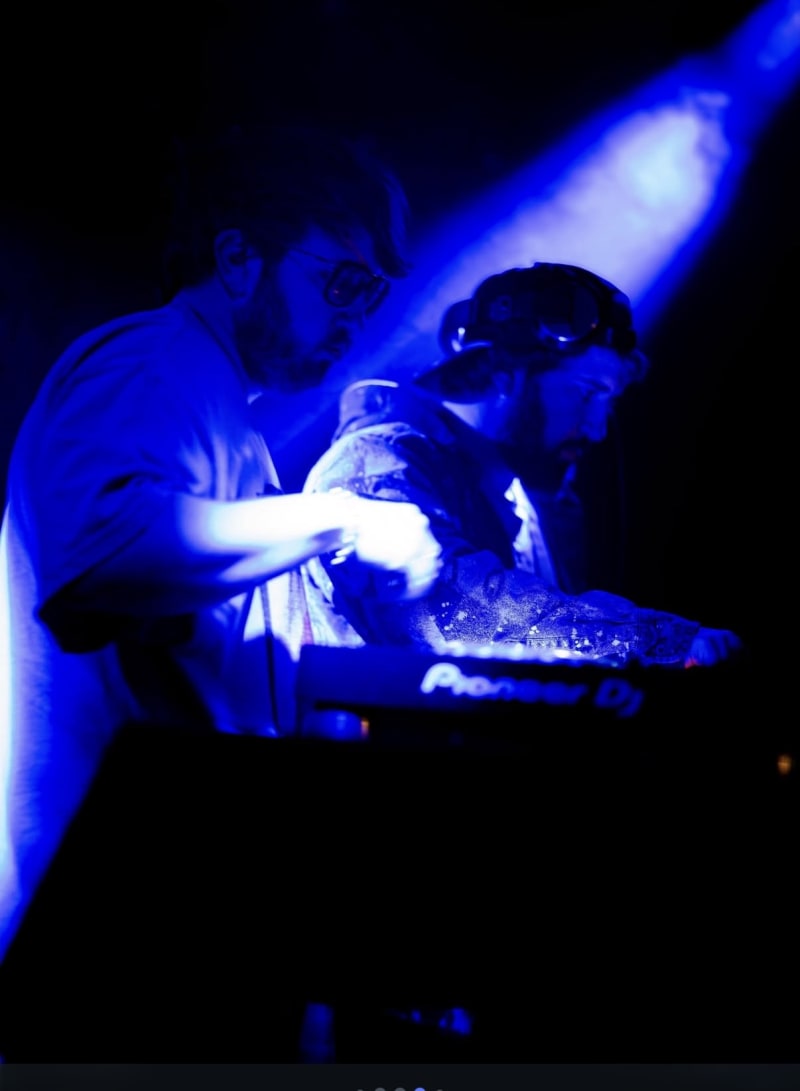 dualstvte — highlighted photo 2