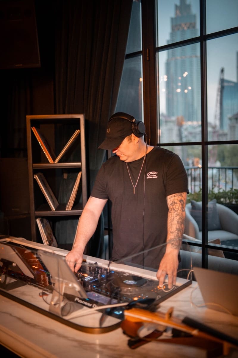 DJ-YBR — highlighted photo 4