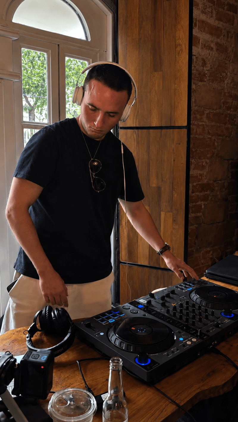 Mr. Sound ² — highlighted photo 1