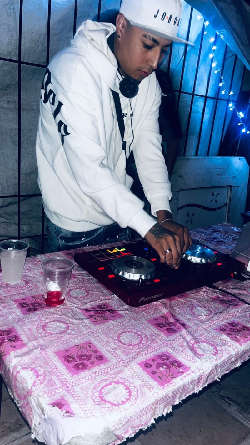 Dj R — highlighted photo 1