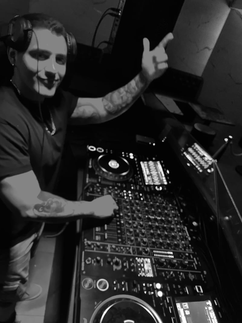 zambra dj — highlighted photo 2