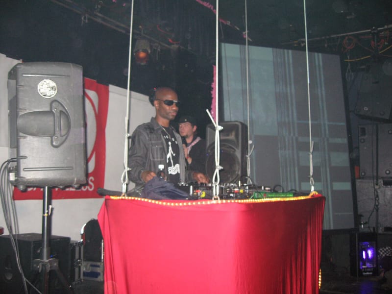 Photo: basic_sounds [1] · CC BY-SA 2.0 · Wikimedia Commons