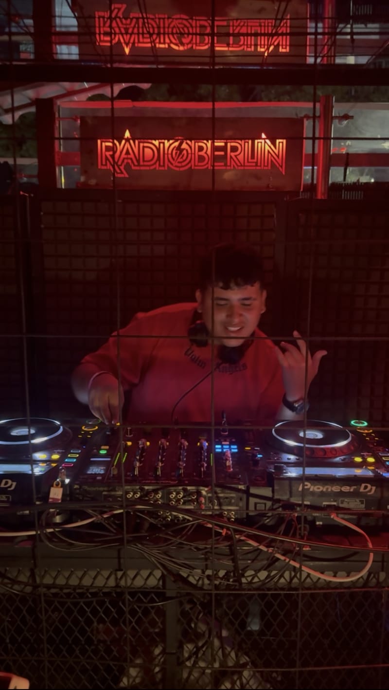 RADIO BERLIN - NEW TALENT - SOUR