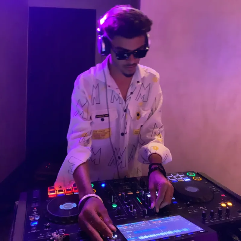 DJ ROMEO — highlighted photo 1