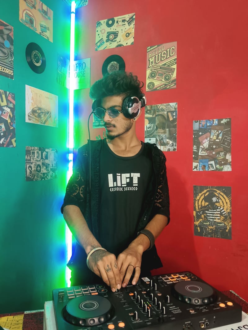 DJ ROMEO — highlighted photo 2