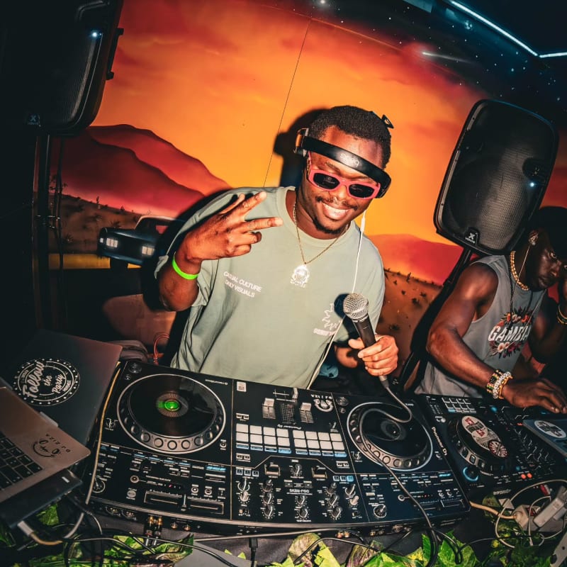 Dj ziza — highlighted photo 3