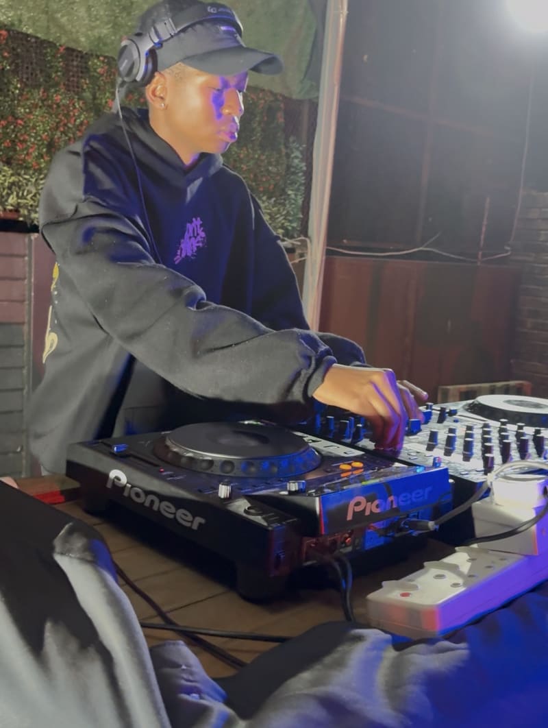 TheeRandom Djy — highlighted photo 4