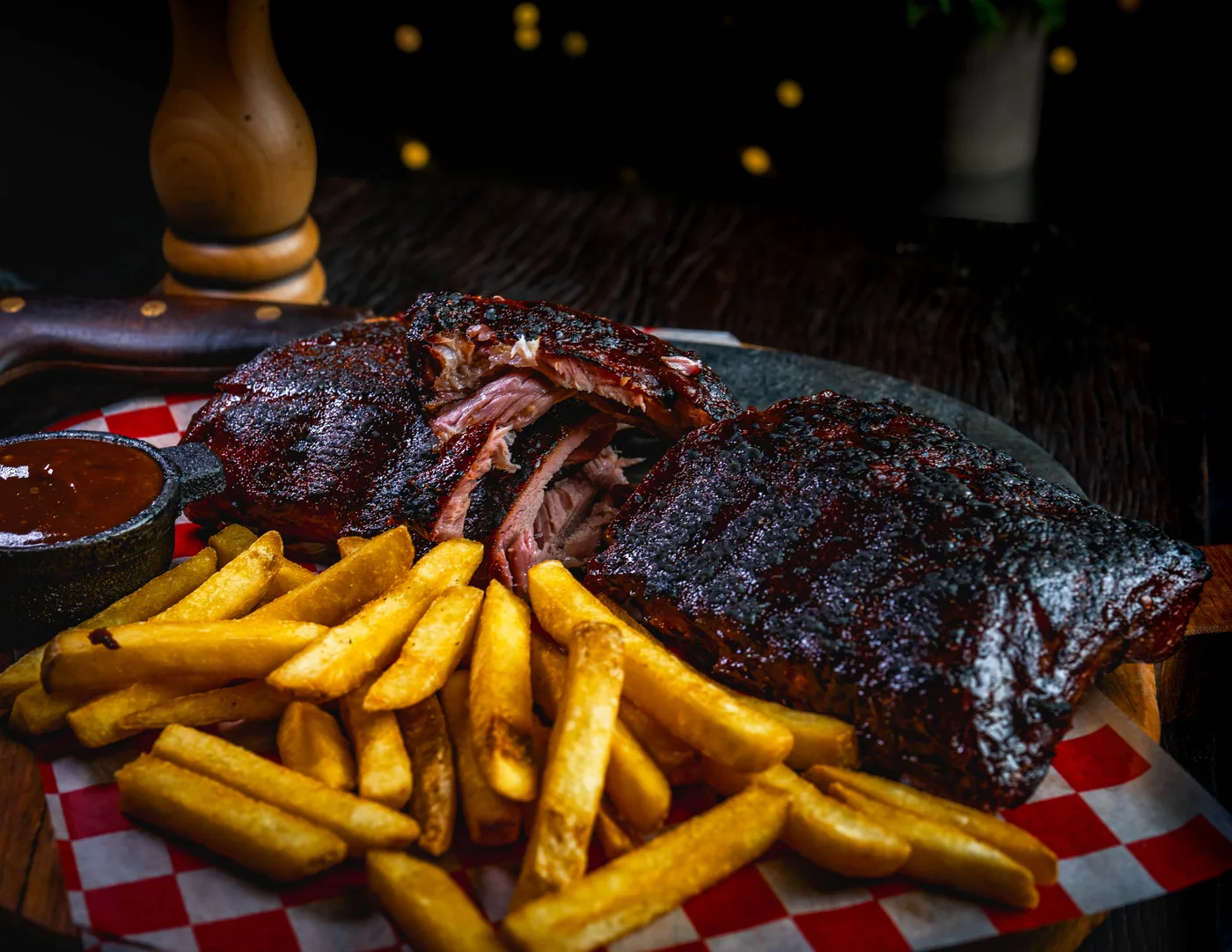Ribs Medium Con BBQ y Papas Fritas
