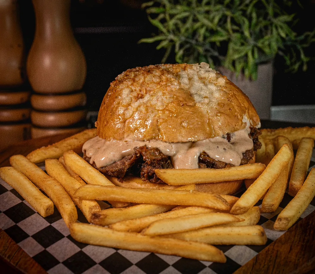 Sándwich De Brisket Medium Con Papas