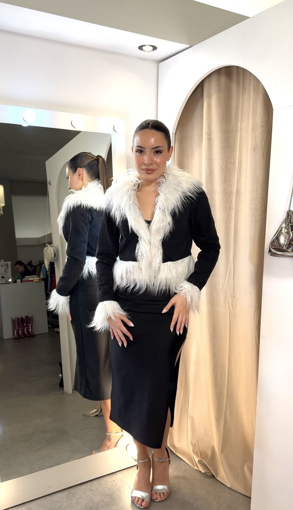 Campera Jean Negro con Peludo Blanco