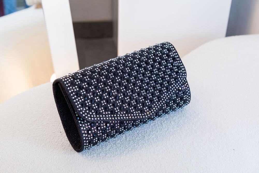 Clutch Negro con Brillos Holo