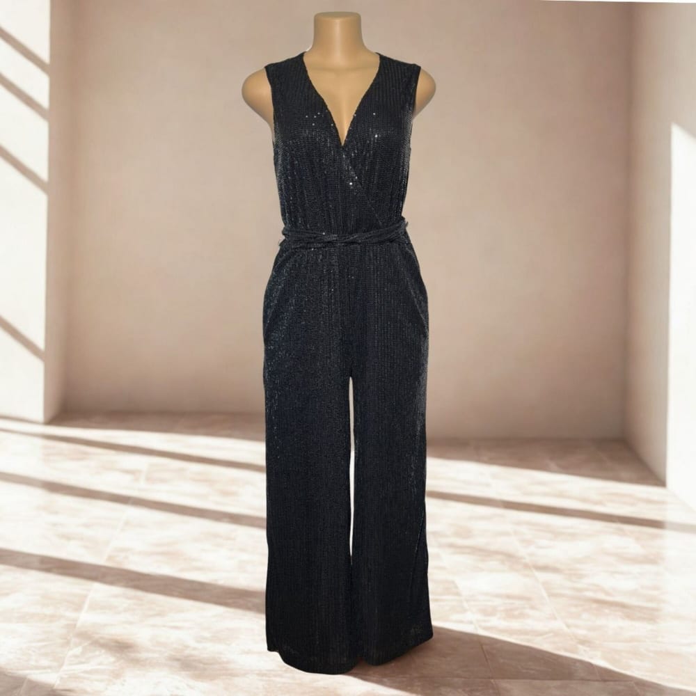 Mono Galaxia — Jumpsuit Negro con Brillo y Escote V