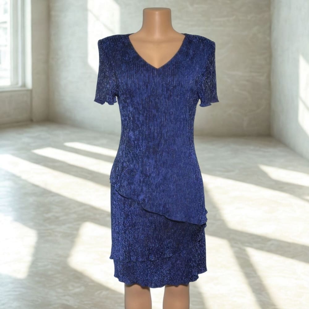 Vestido Azul Noche — Plisado con Brillo y Volados