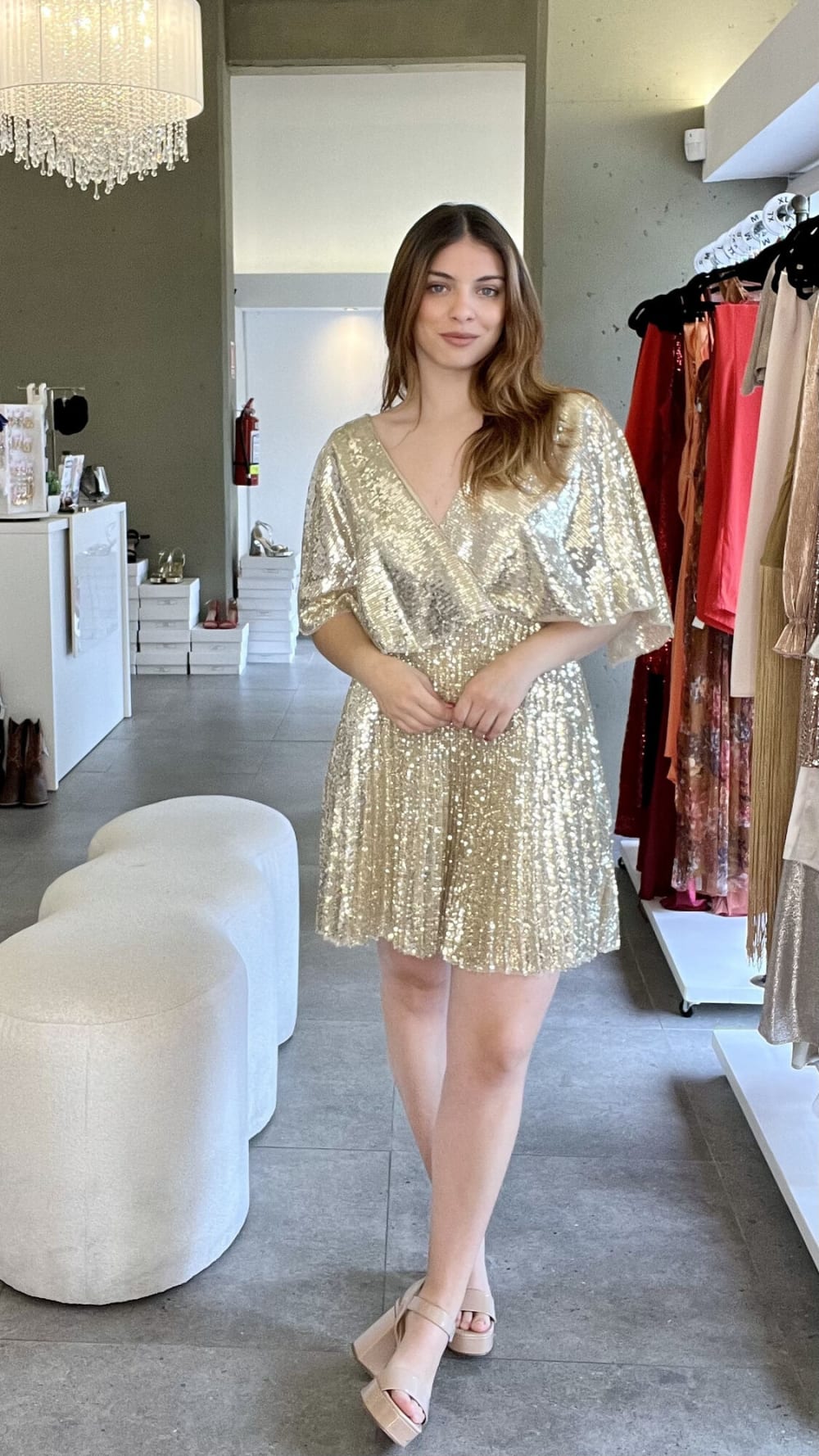 Vestido Corto Dorado Plizado