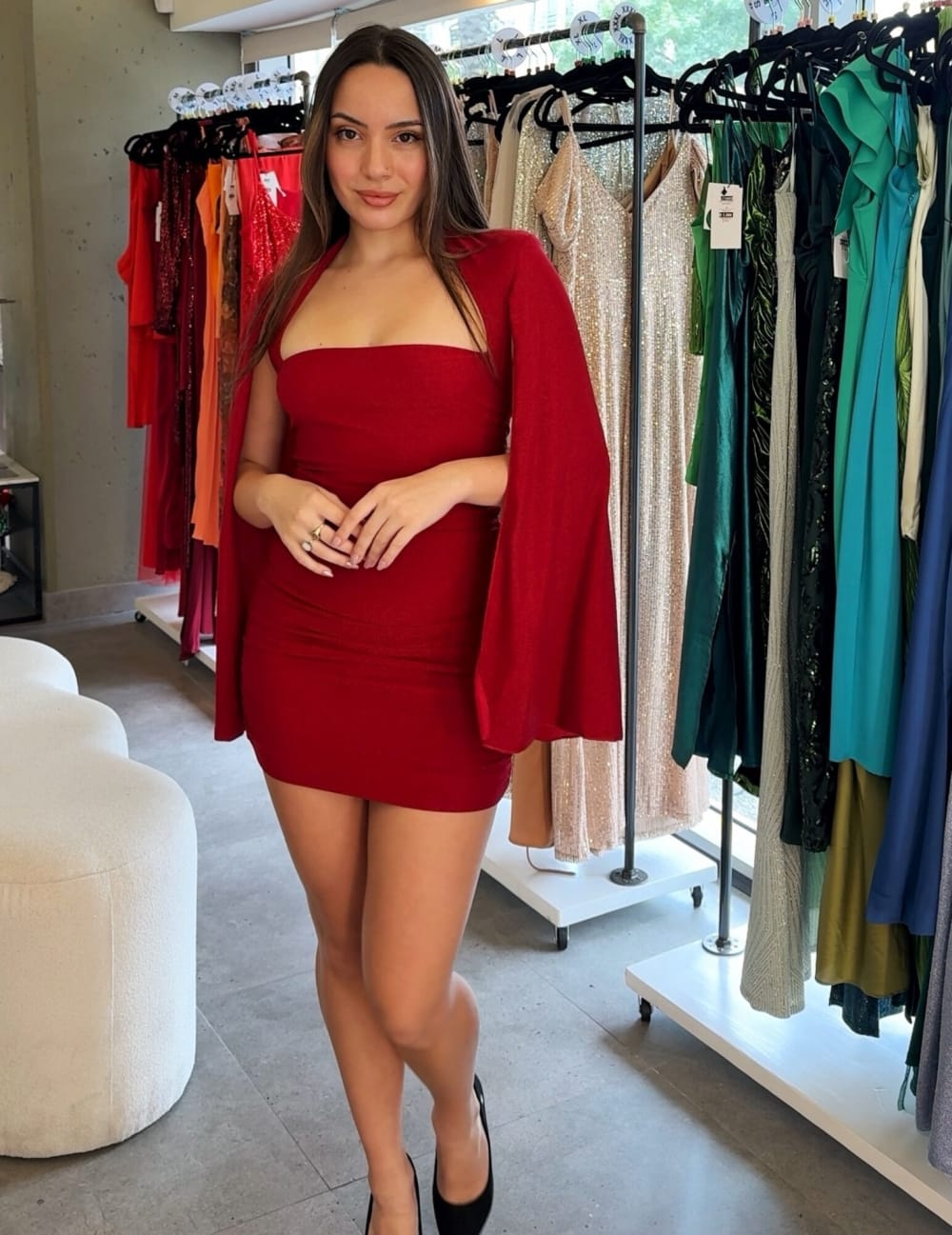 Vestido Corto Rojo de Lurex con Mangas tipo Capa