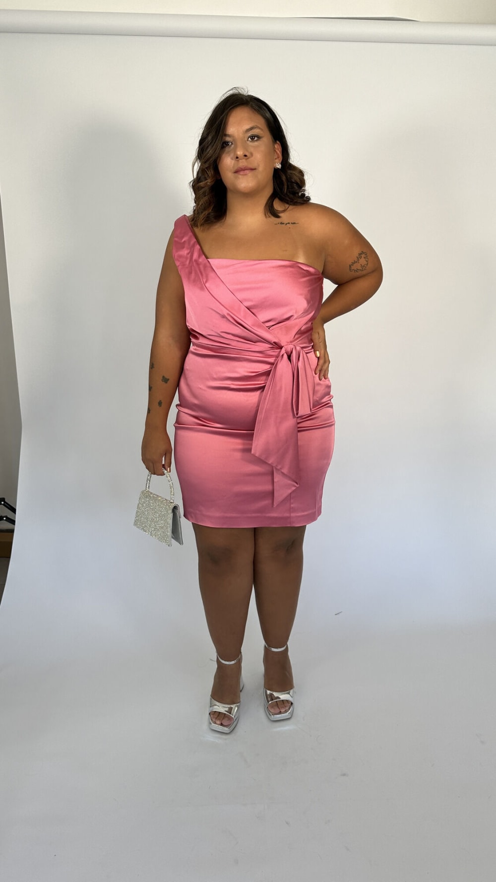 Vestido Corto Rosa con Lazo