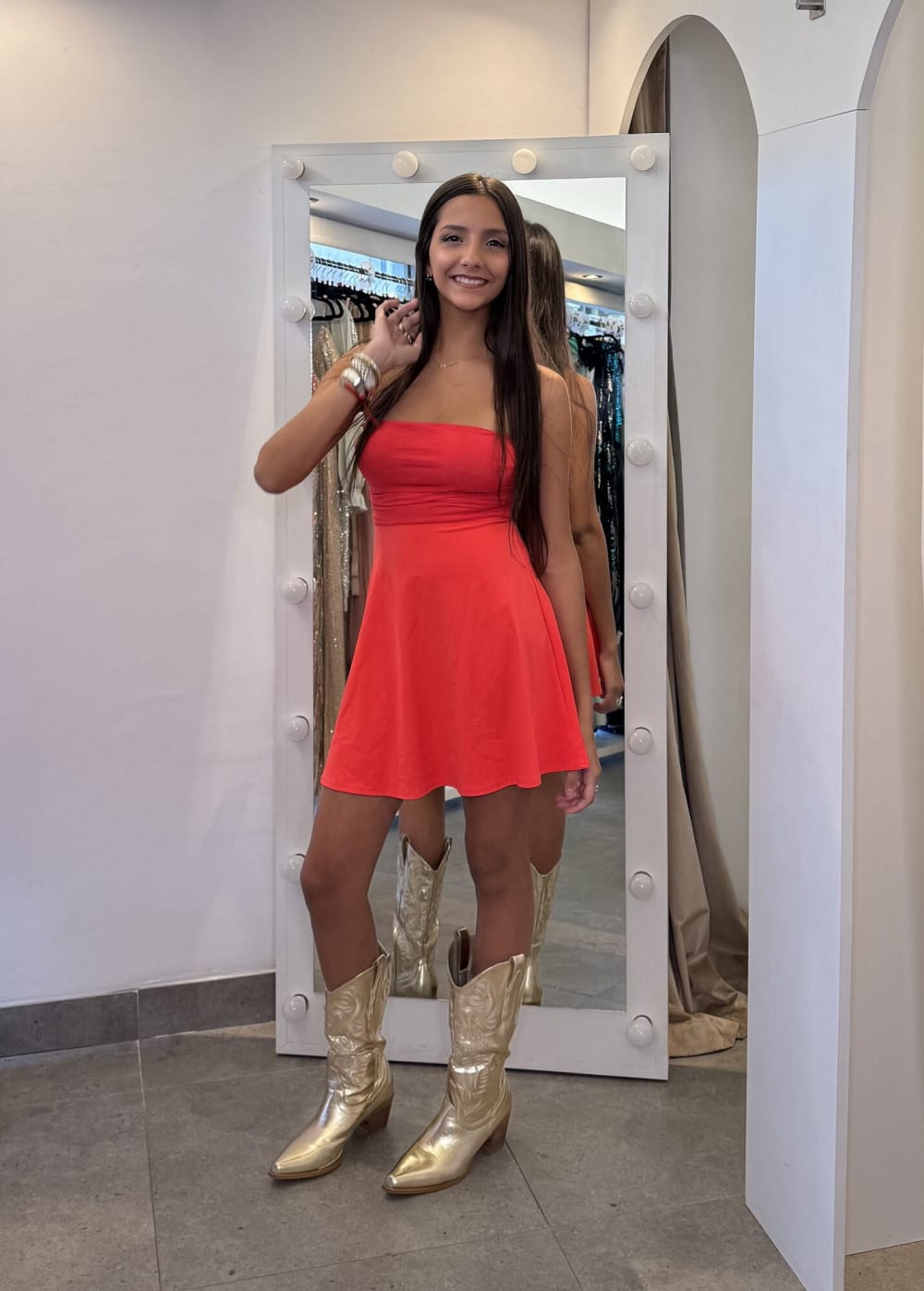 Vestido Corto Strapless Coral Neón