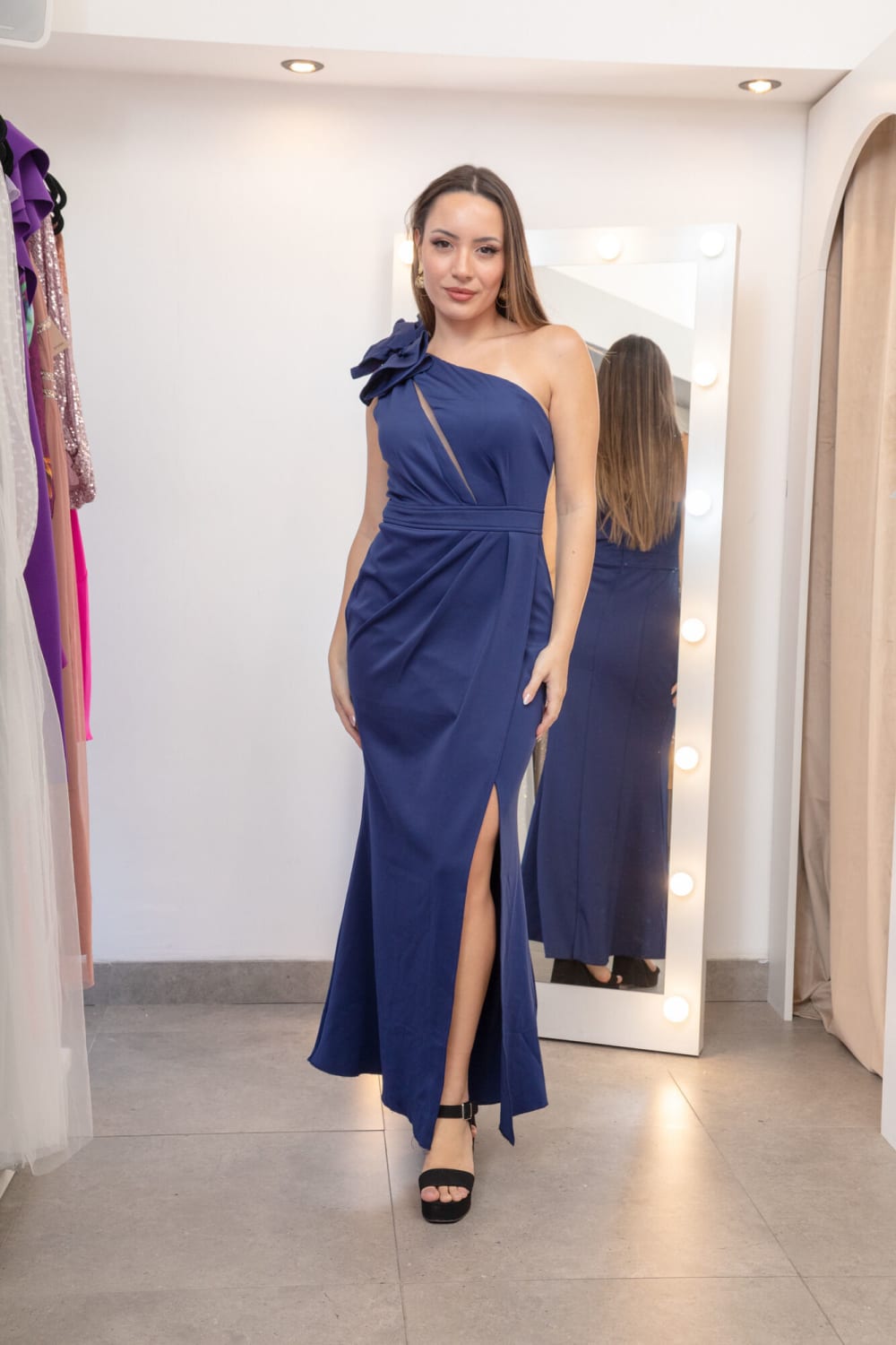 Vestido Largo con Tajo Azul con Moña en el Hombro