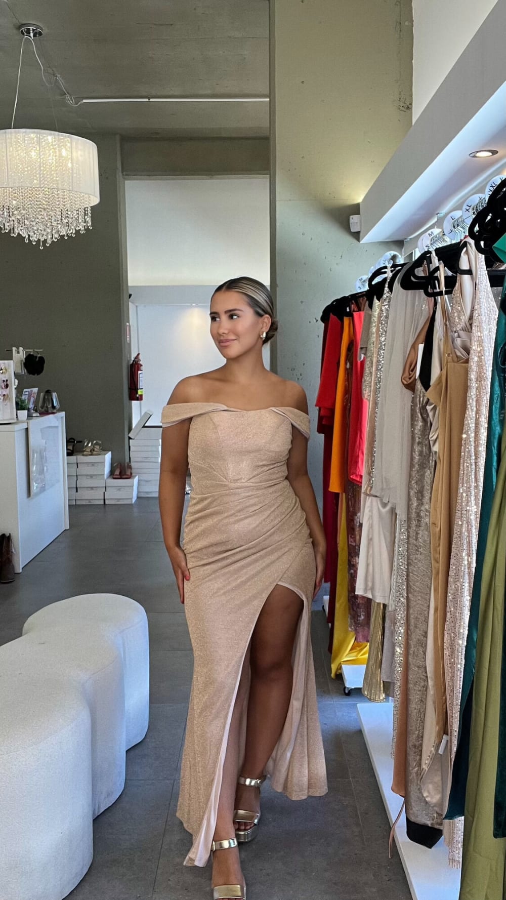 Vestido Largo Dorado Hombros Caidos