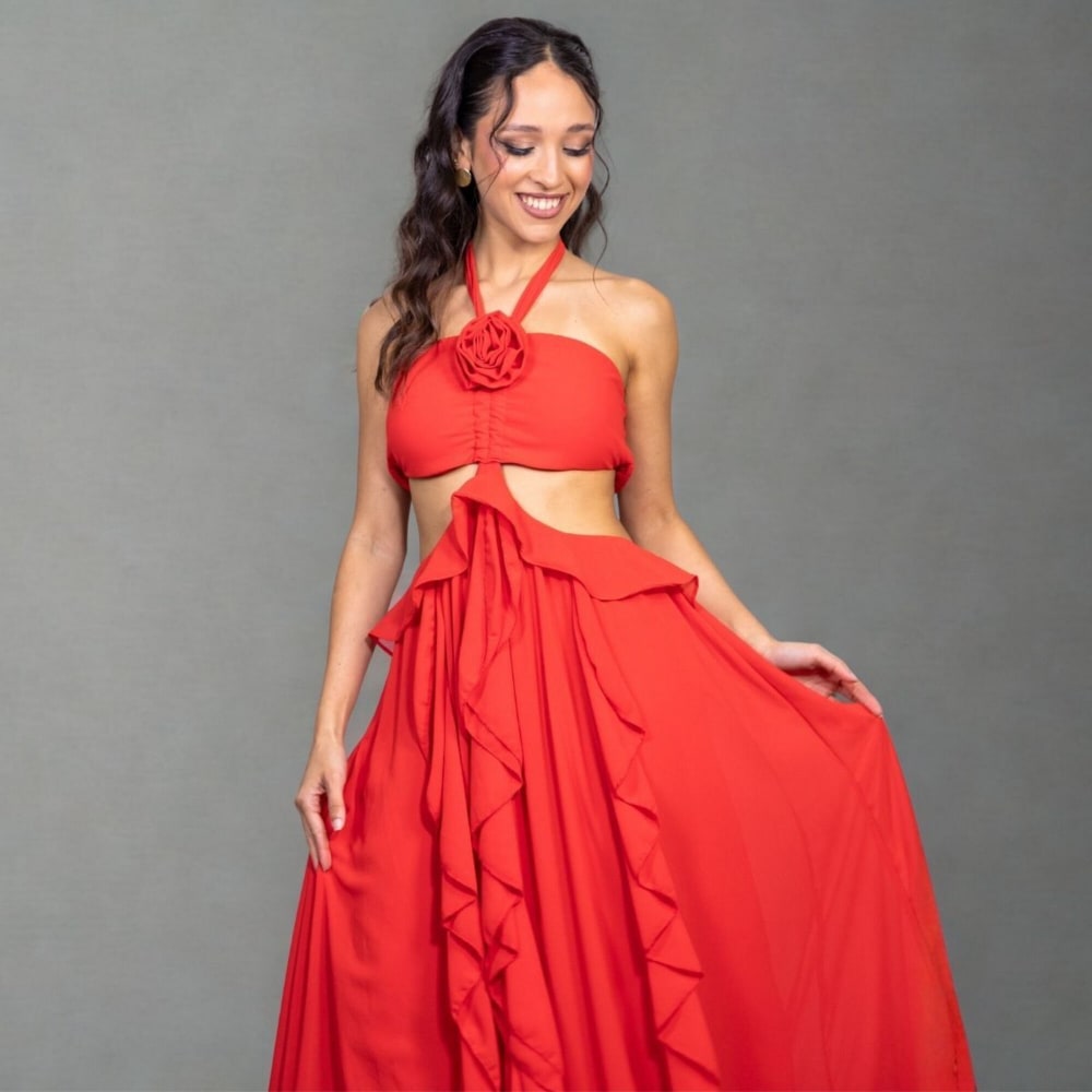 Vestido Largo Rojo con Top Halter Cut Out Laterales Falda con Volados