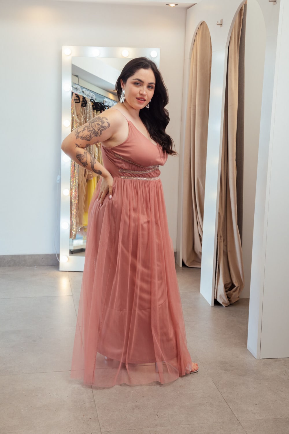 Vestido Largo Rosa con Detalles Plata en Escotwe