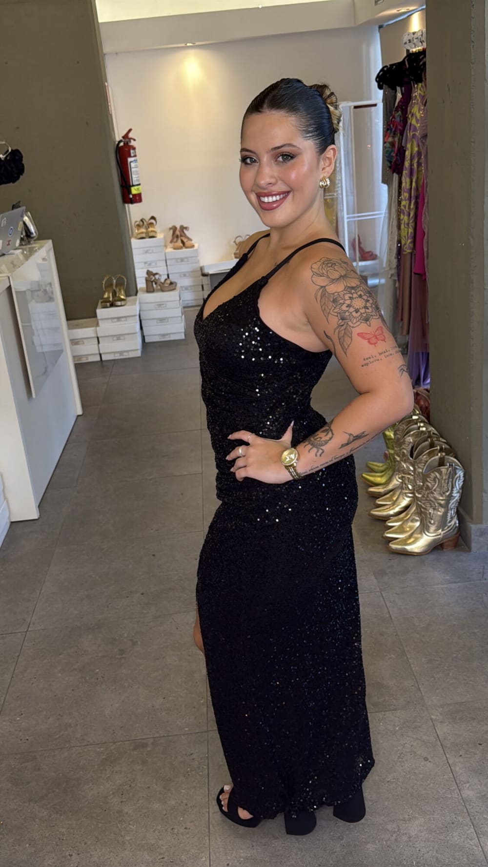 Vestido Largo Tajo Negro Lentejuelas con Espalda Cruzada