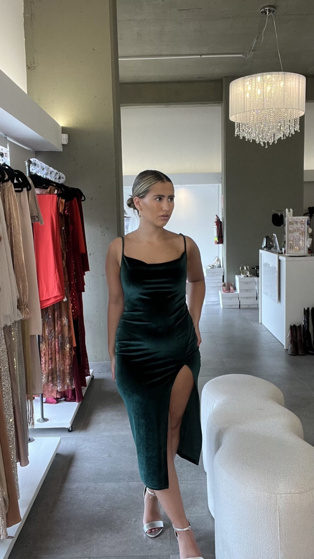 Vestido Midi con Tajo Terciopelo