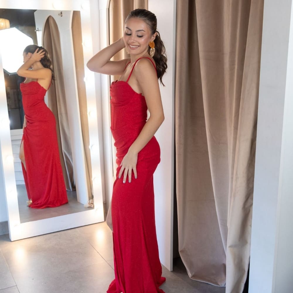 Vestido Scarlet Sirena Rojo Brillante Corset Espalda Cruzada y Tajo