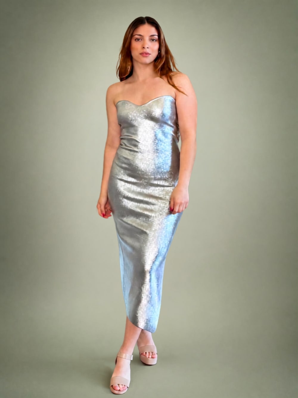 Vestido Strapless Plateado Metálico