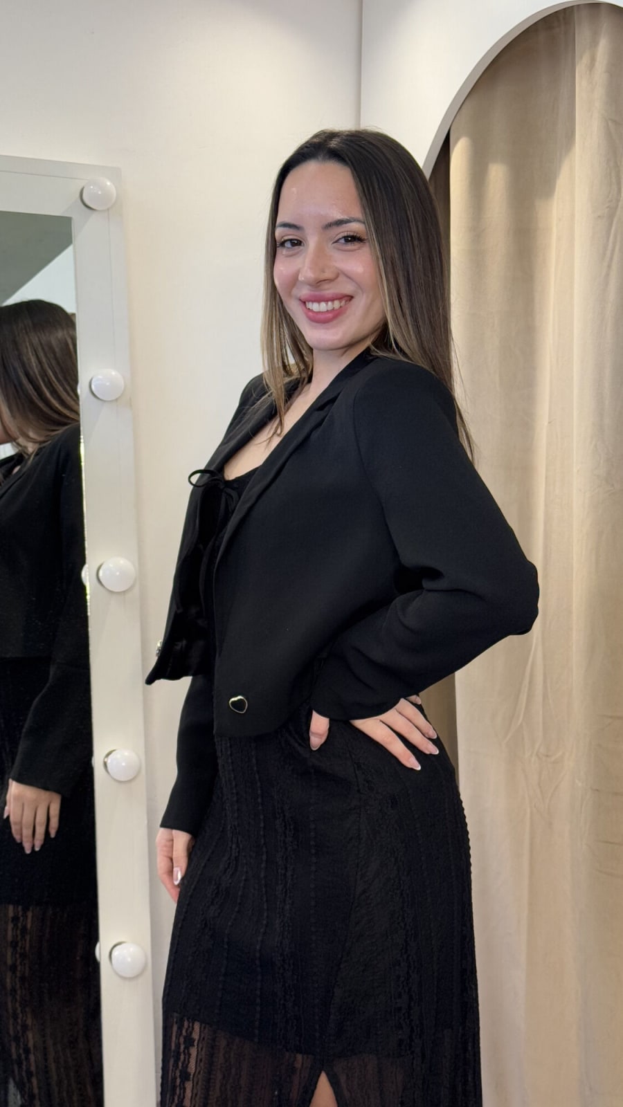 Blazer Crop con Botones de Corazón
