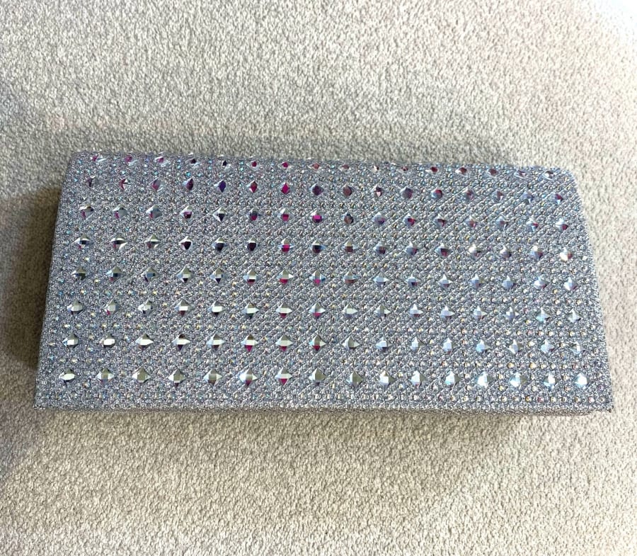Clutch Plateado con Brillos Rombos