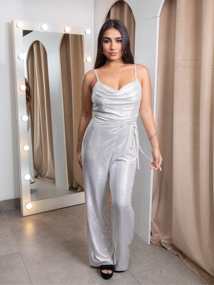 Mono Lunaria — Jumpsuit Plata con Escote Cowl