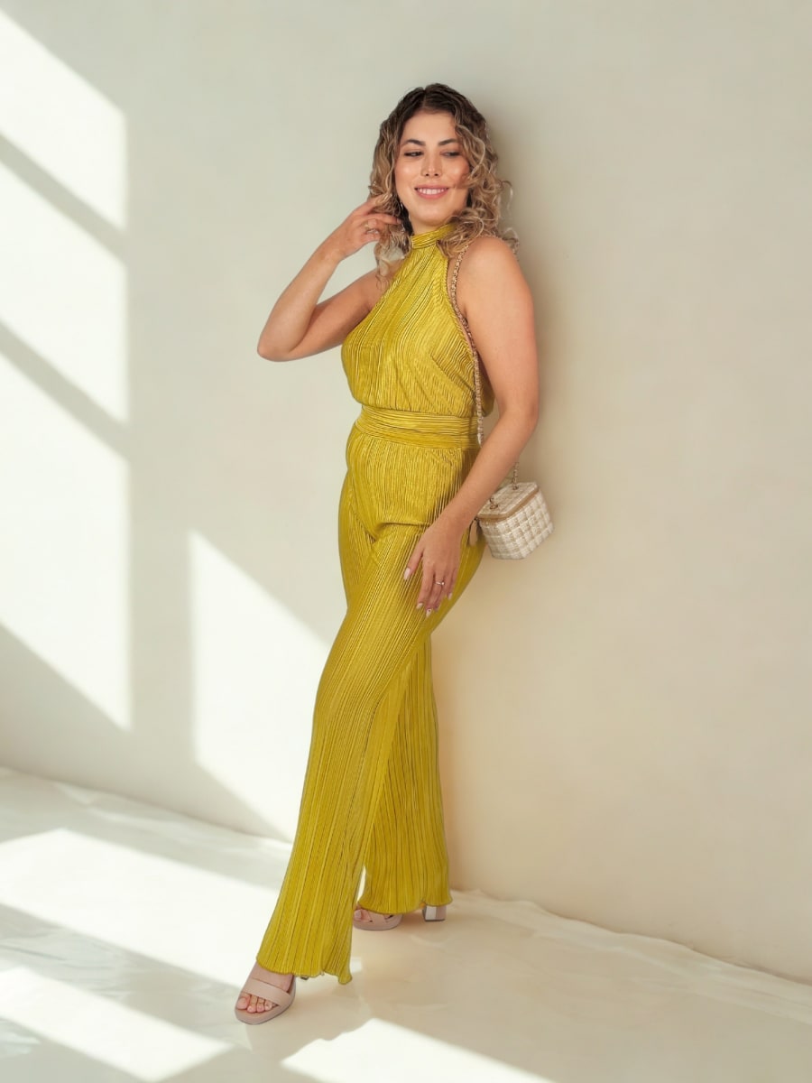 Conjunto Lima — Top Halter y Pantalón Ancho Plisado