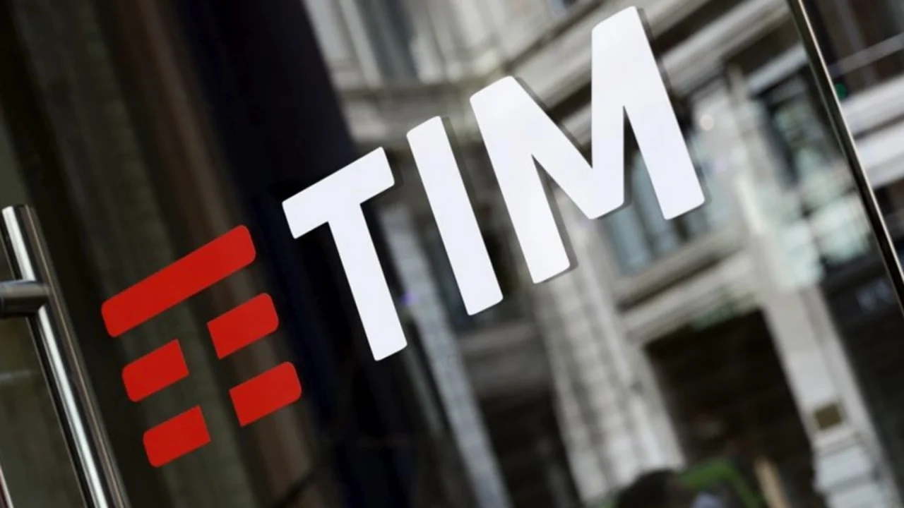 Poste + Tim, come sarebbe il colosso tech nazionalizzato: numeri e ...