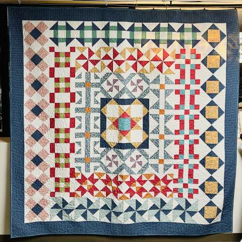 Stroll Around The Block Quilt Kit