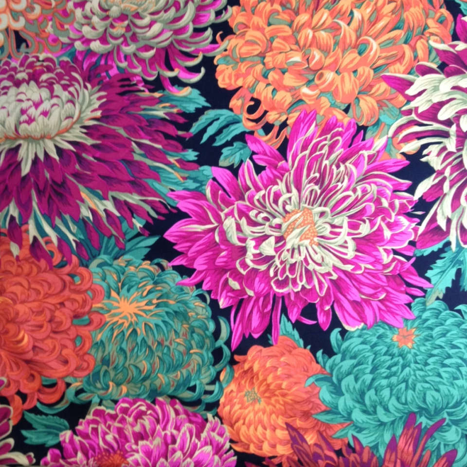 Free Spirit - Kaffe Classics Japanese Chrysanthemum - PJ41.REDXX