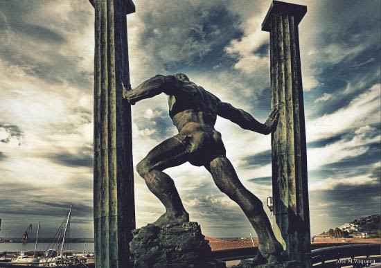 estatua-de-hercules-en