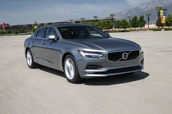 2017-Volvo-S90-T5-front-three-quarter-in-motion-03