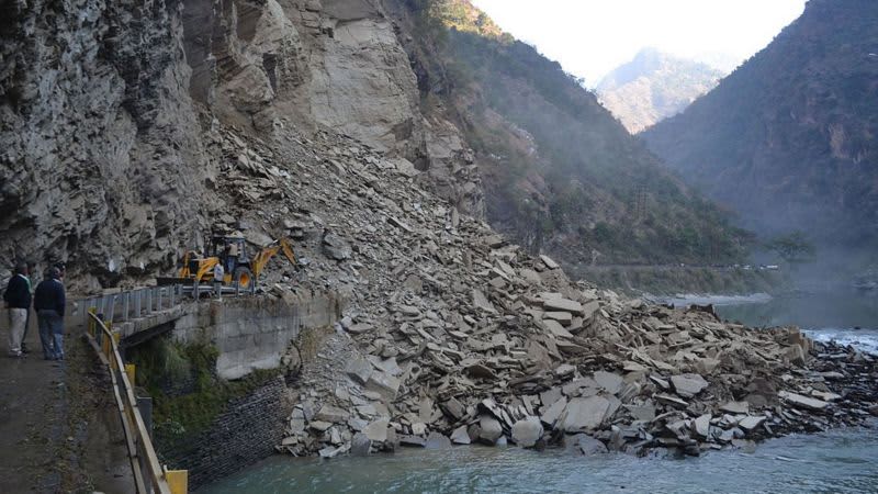 _128734623_kashmirelandslides