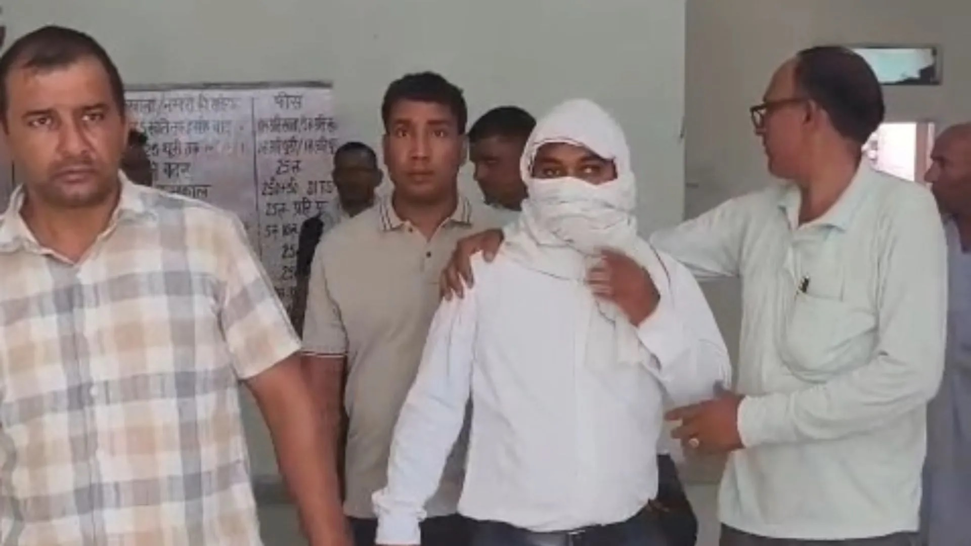 Patwari Taking Bribe In Haryana