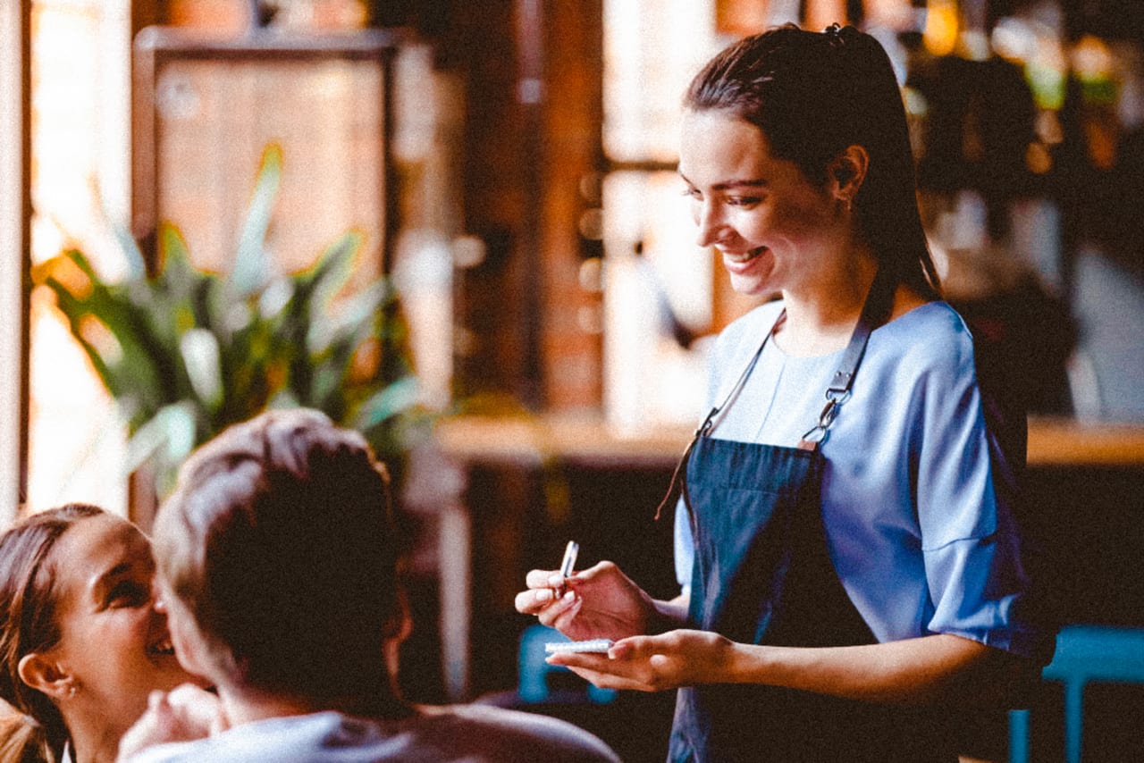 Competitive Restaurant Server Resume- Tips + Examples