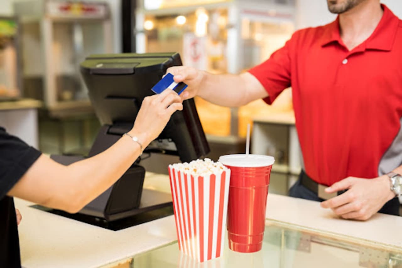 concession worker job description