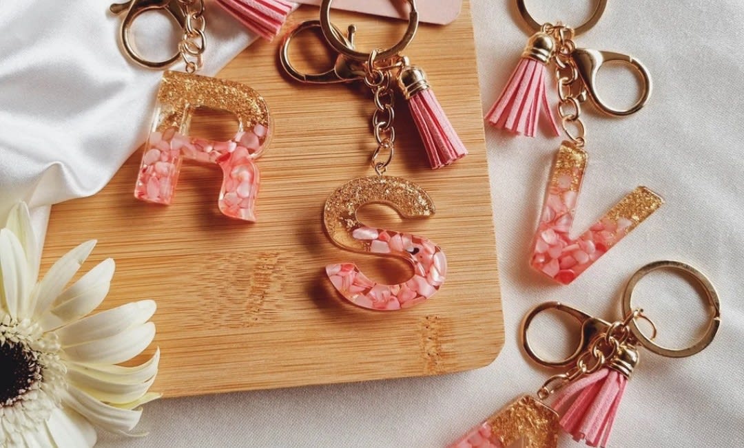 Handmade Personalized Resin Letter Keychains with Dried Flowers