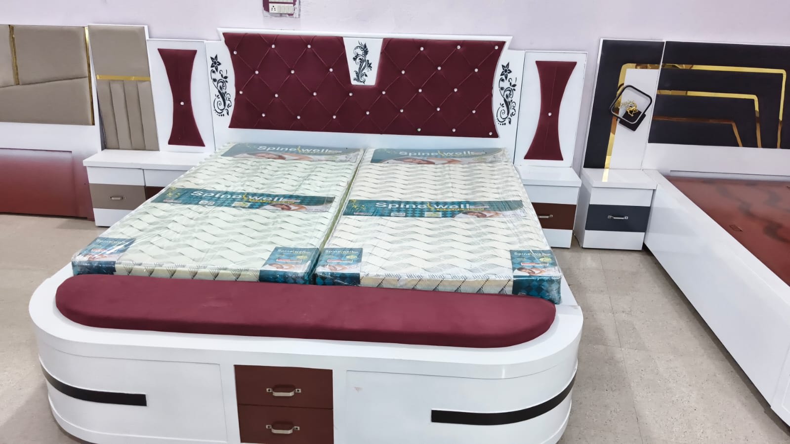 Designer Double Beds in Alwar
